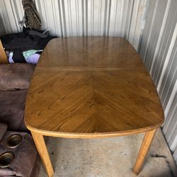 Dining Room/kitchen Table With Removable Leaf And 6 Chairs 