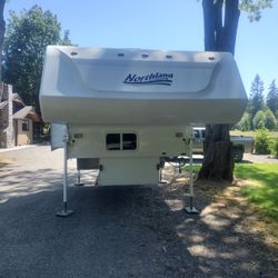 NORTHLAND 860 POLAR TRUCK CAMPER 