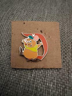 Gus Gus D Chaser Pin