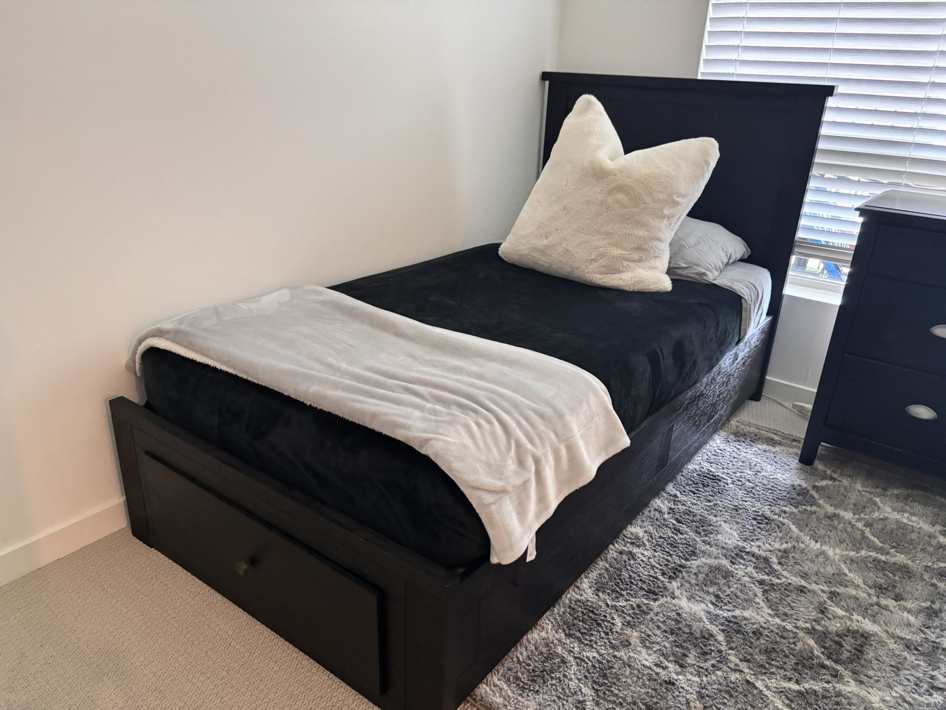 Twin Beds With Drawer With Mattress