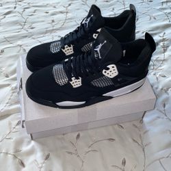 Jordan 4 White Thunder 11 