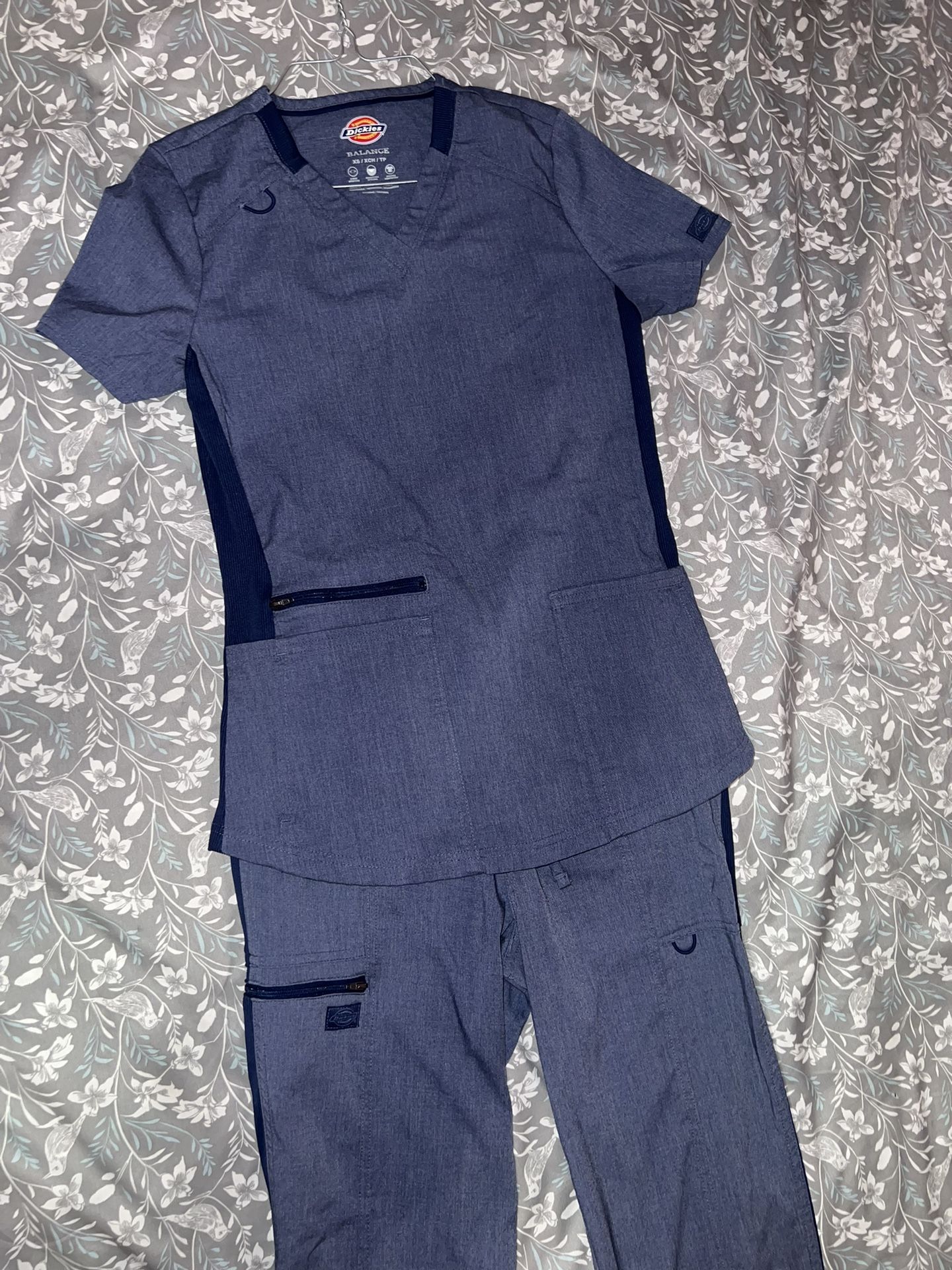women’s dickies scrub set