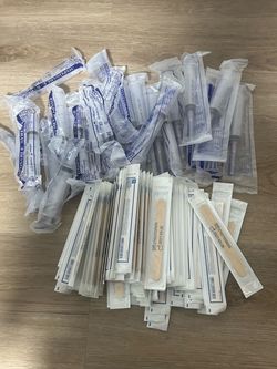 Bulk Medical Supplies 20mL Syringes & Tongue Depressors