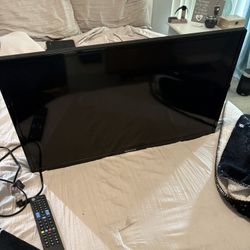 Samsung HD TV 32” Display
