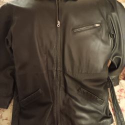 ~BEAUTIFUL WOMANS LEATHER JACKET.~