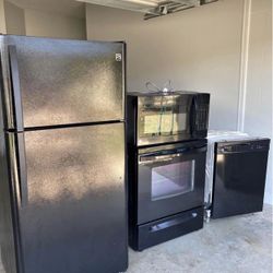 Black Kitchen Appliances Set 