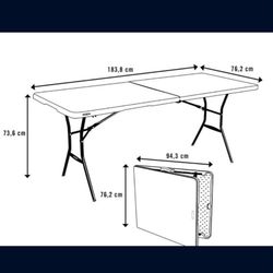 Chairs /tables 