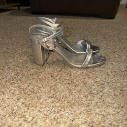 Lexy Sandal (Women) BP. size 10M never worn but has minor scuffs & dent on sole see pics 