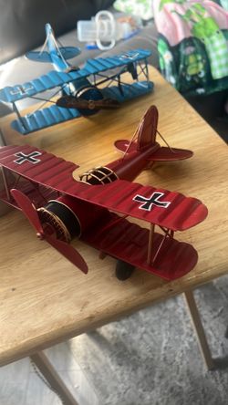Metal airplanes