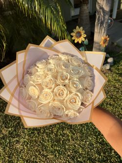 Flower Arrangements/Ramo Buchones