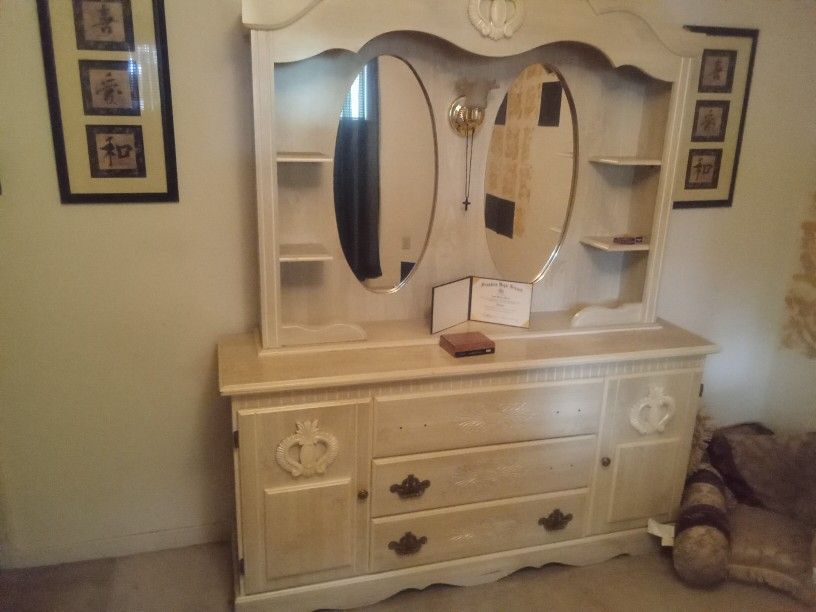 Dresser and mirrors