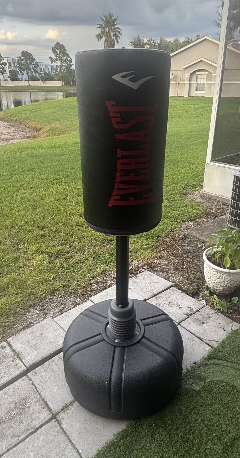 Everlast Omniflex Punching bag