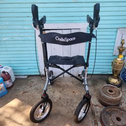 OasisSpace Upright Rollator Walker