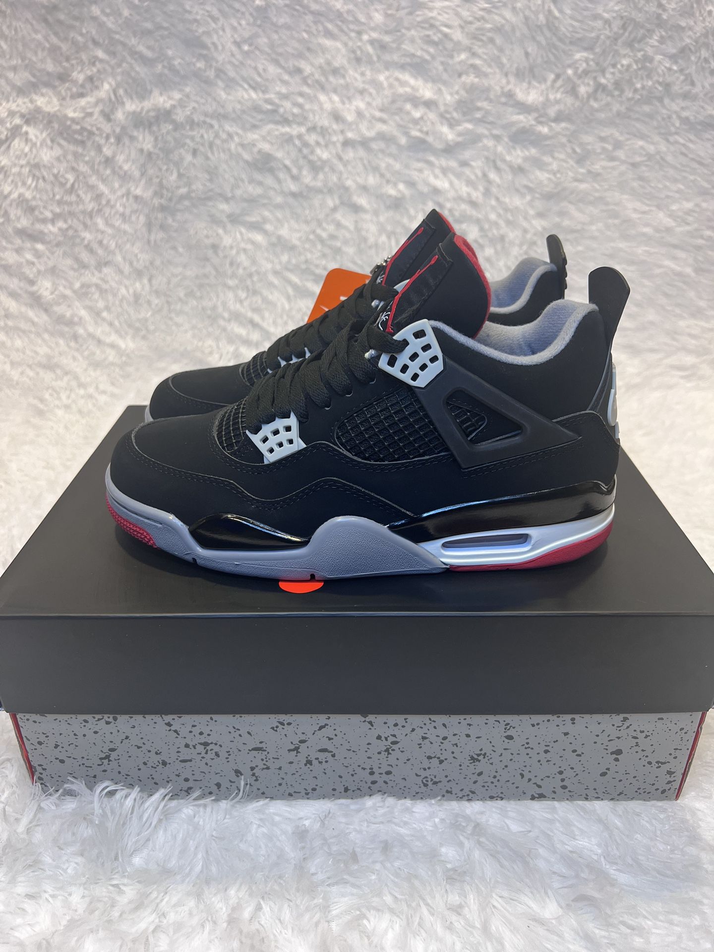 Bred Jordan 4 Retro
