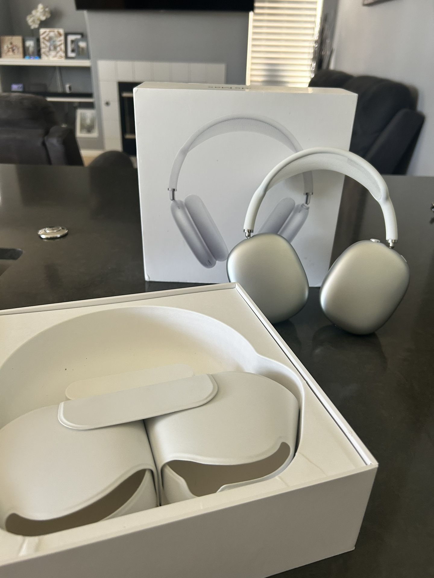 Apple Max Headphone