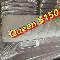 New Queen Plush Pillow Top/Colchones 