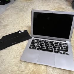 MacBook Para Piezas 13” $175