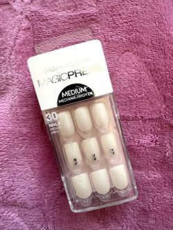 Dashing Diva Medium Press On Nails