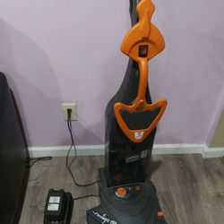 Taski Swingo 150 Comercial Floor Scrubber.wash.air Dry Vacuum Rechargeable Battery N Charger