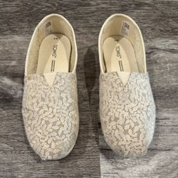 TOMS Lace Leaves Classic Slip-On Shoes