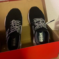 New Balance Size 7.5 Women