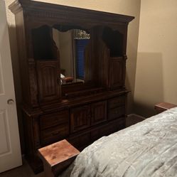 Dresser 