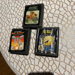 Atari 2600 Game Lot: Pac-Man, Football, Yars' Revenge as is not tested