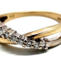 Ladies Diamond/Gold Fashion Ring