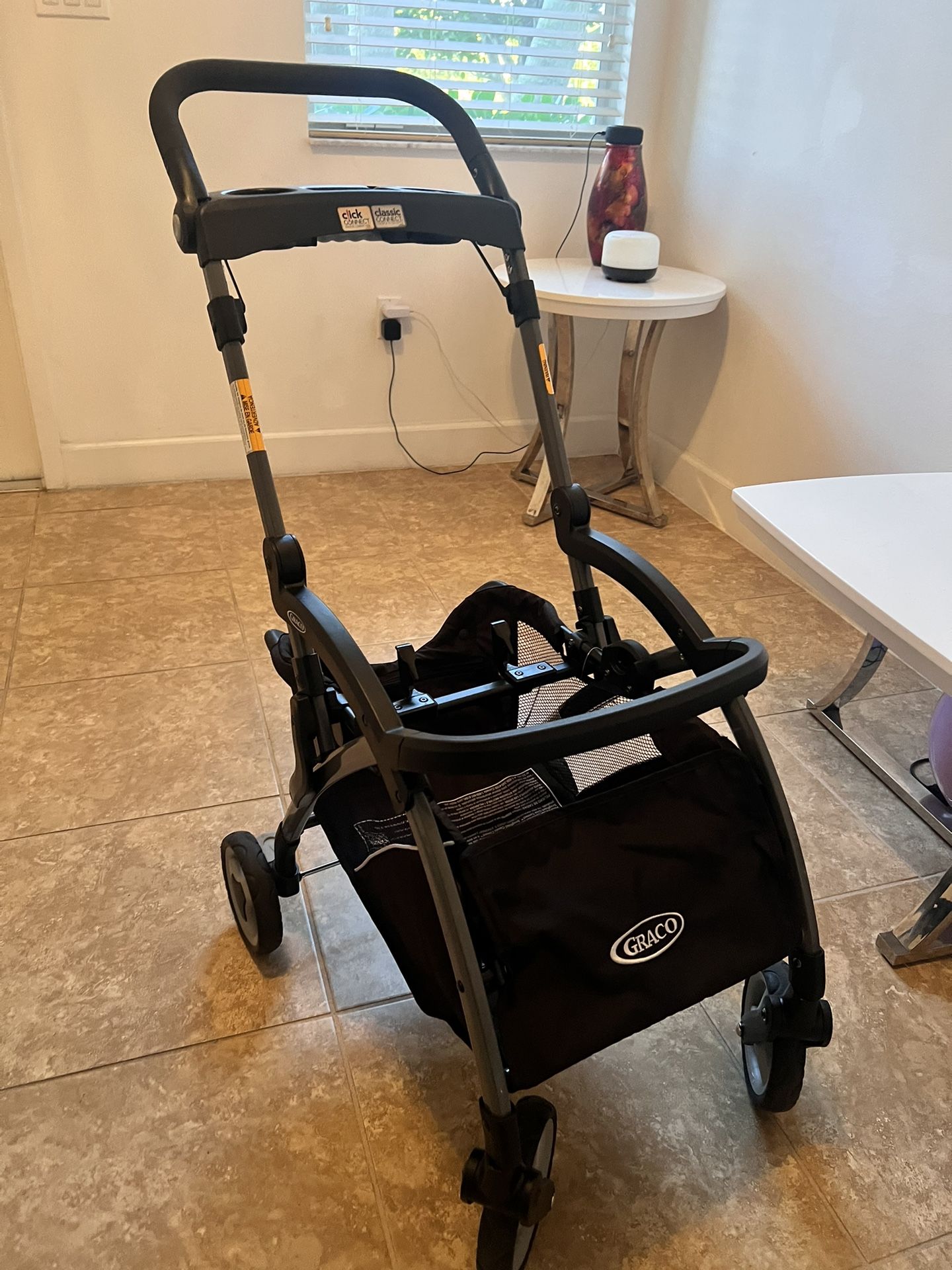 Graco Car Seat And And Carrier Mint !!!!!