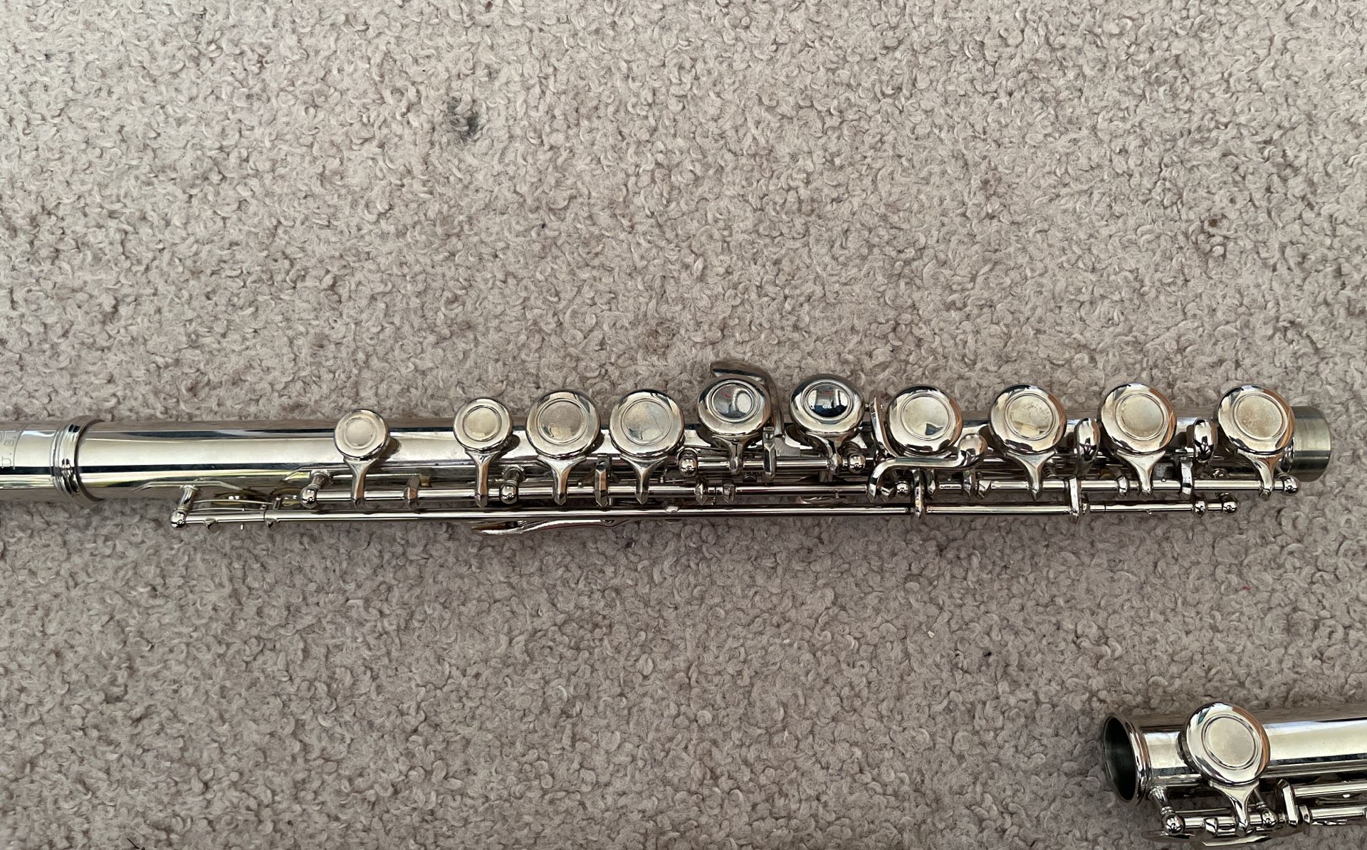 B USA FLUTE- LIKE NEW-BEST OFFER GETS IT