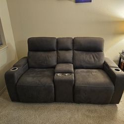 Like New Power Recliner Sofa