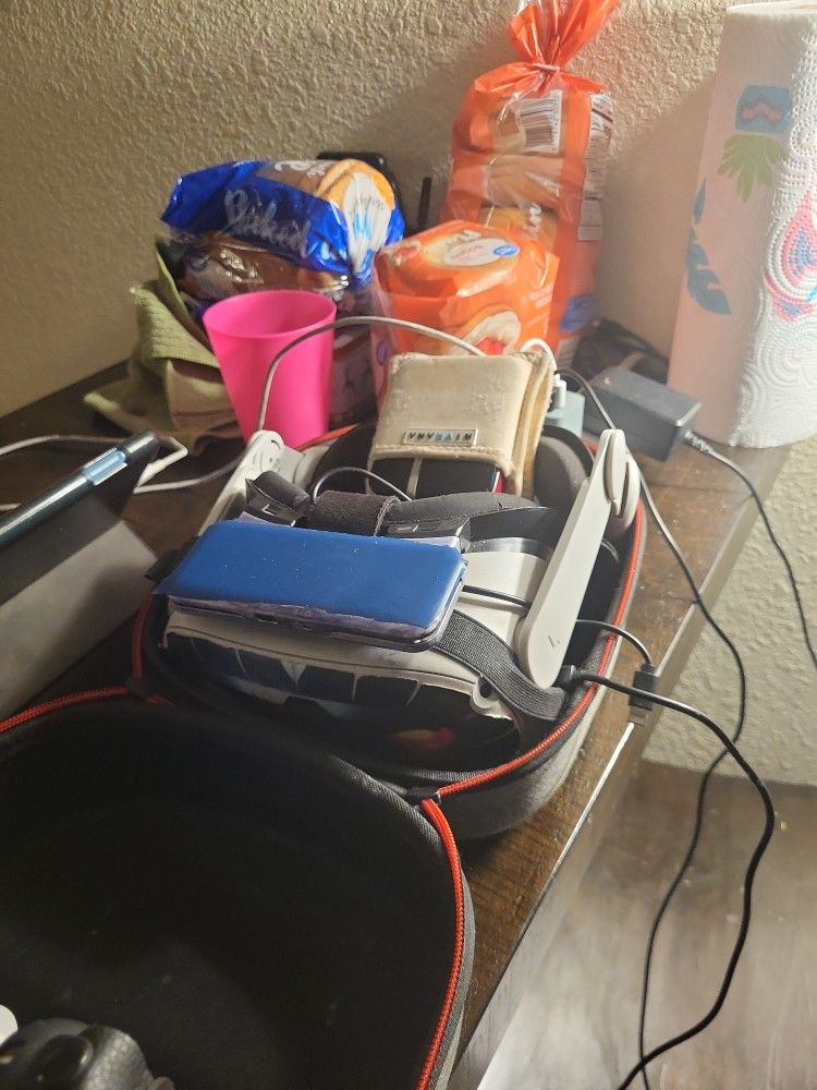 Oculus Quest 2 VR System