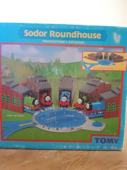 Thomas And Friends Sodor Roundhouse Playset