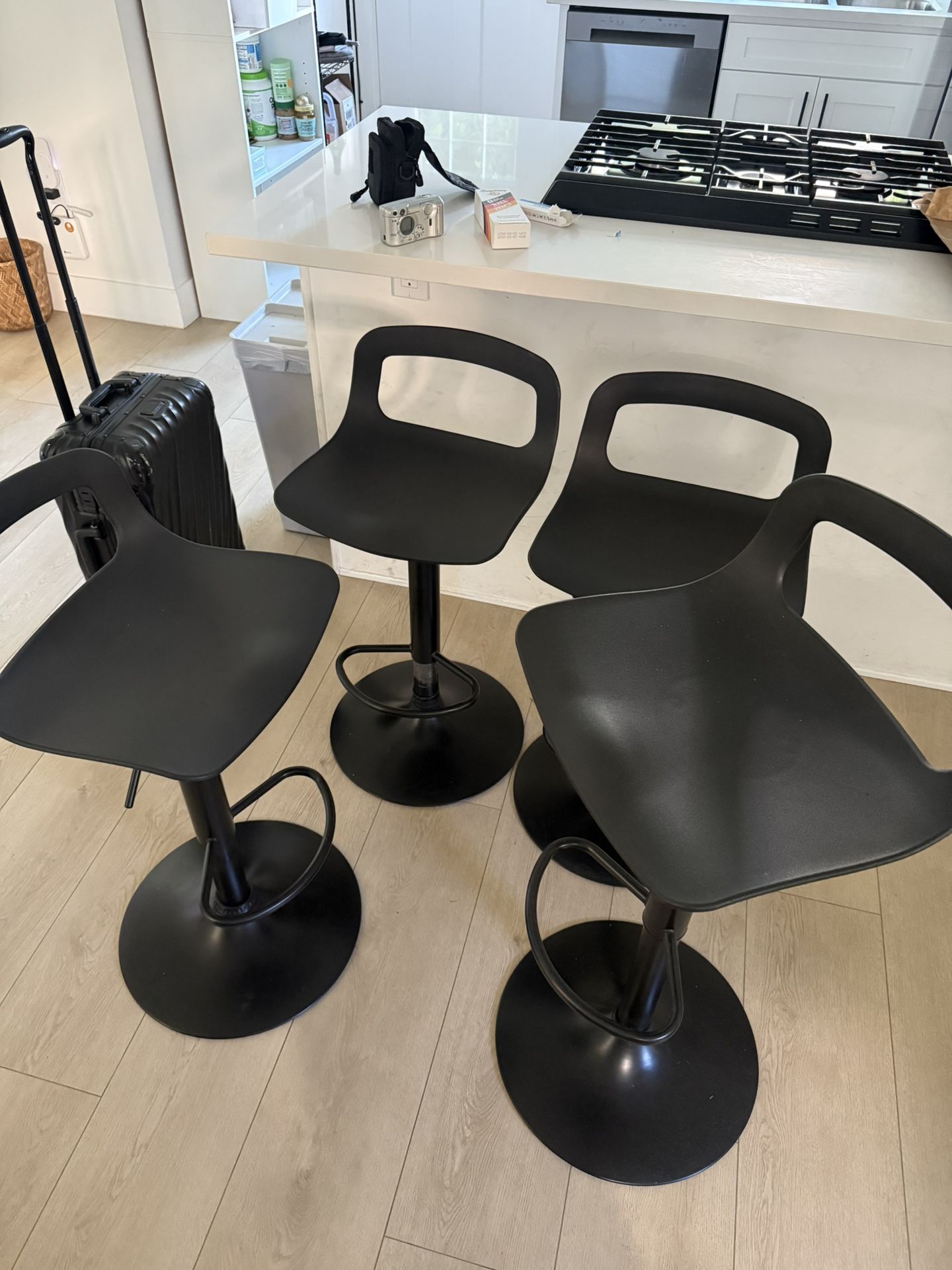 4 Adjustable Barstools