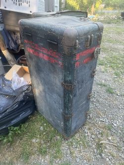 Antique chest travel