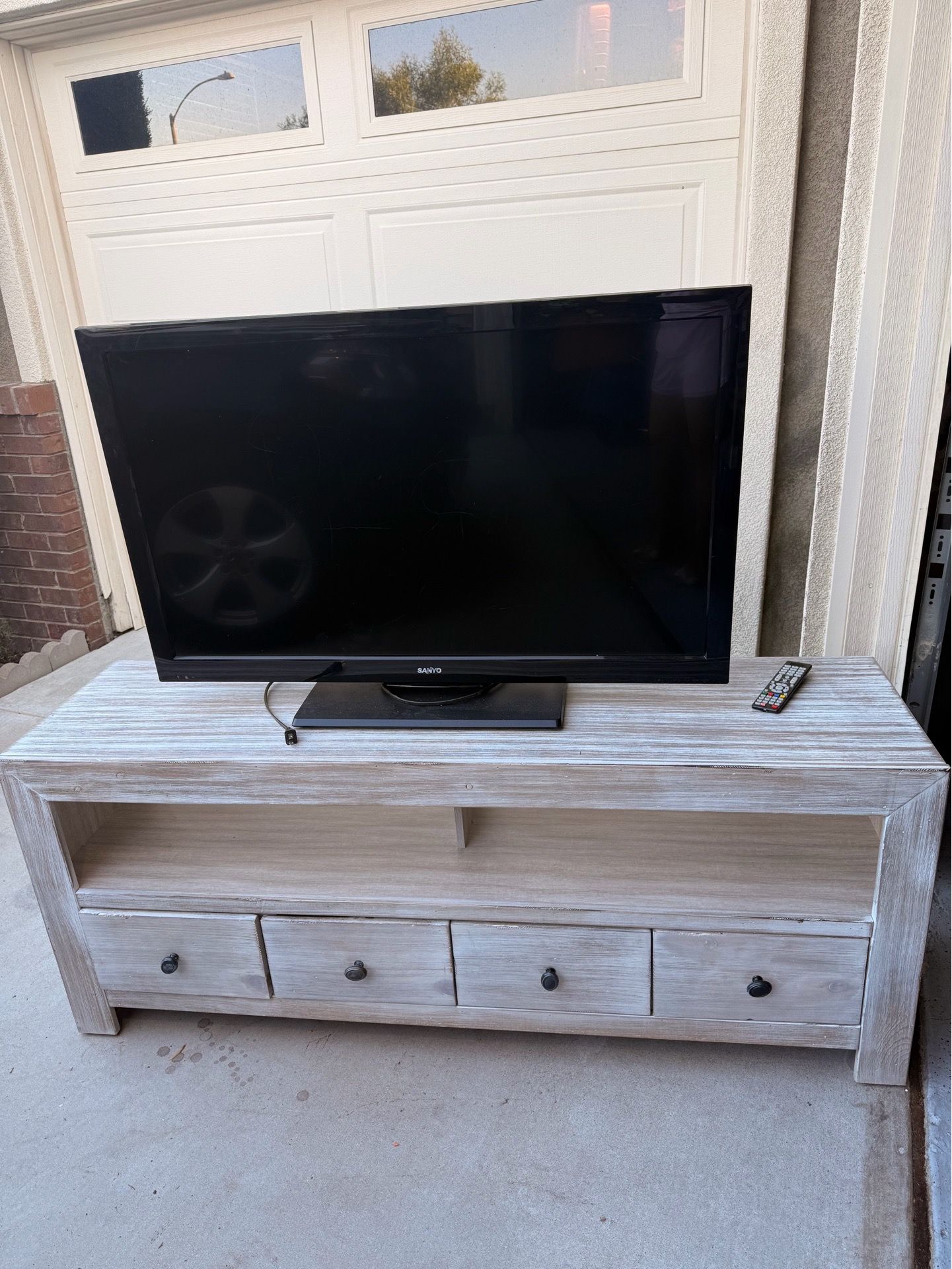 Tv stand