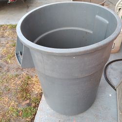 55 Gal. Used Brute Rubbermaid Container 