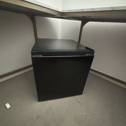 Mini Fridge OBO
