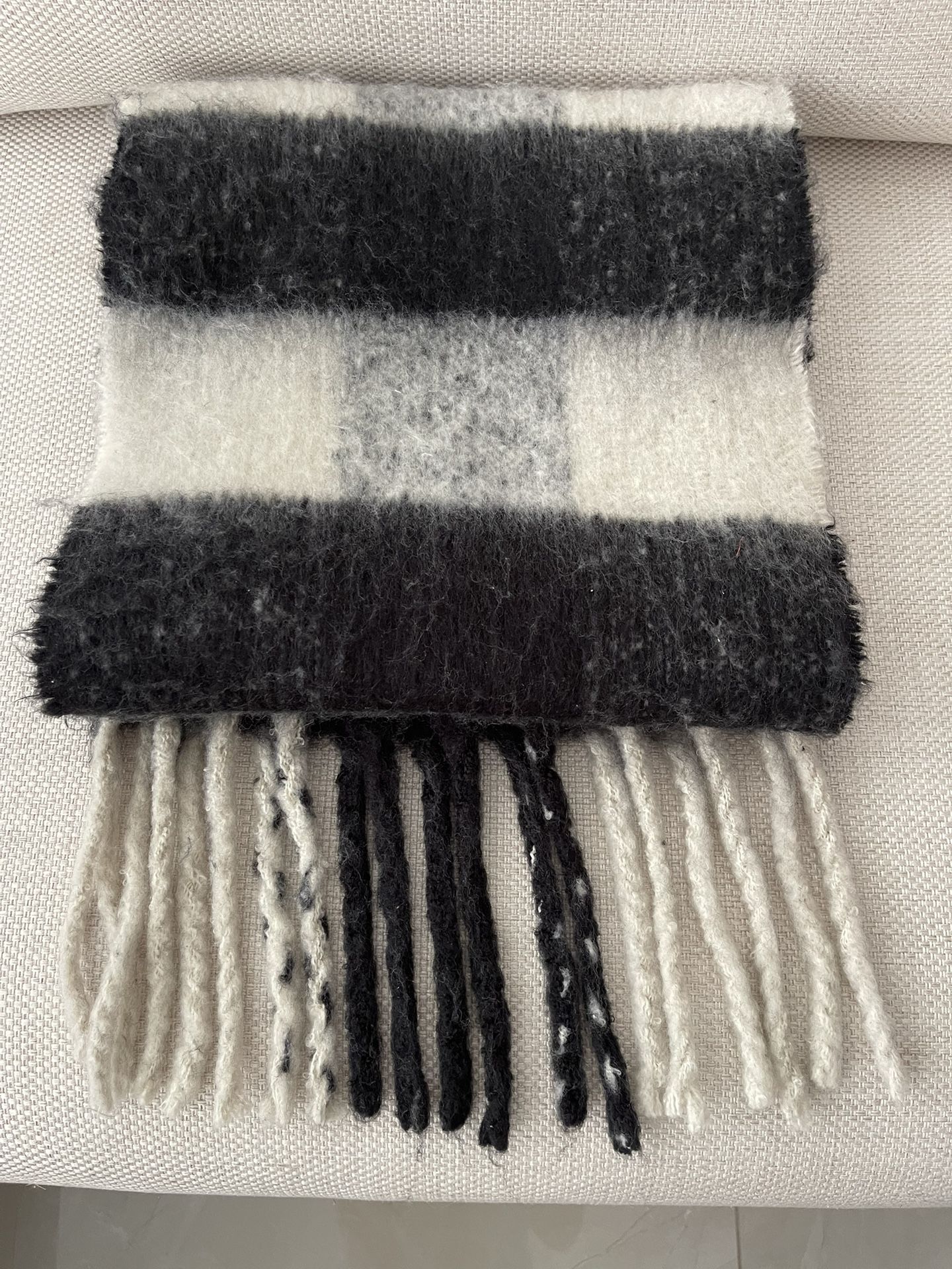 women's scarf  ,,BANANA REPUBLIC’’ 88*12.5 Inch