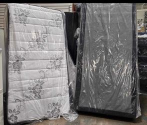 Deluxe brand twin size set
