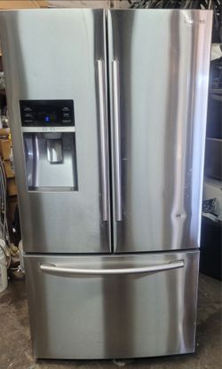 Samsung 28 cubic foot refrigerator with two ice makers