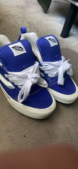 Vans kne school
