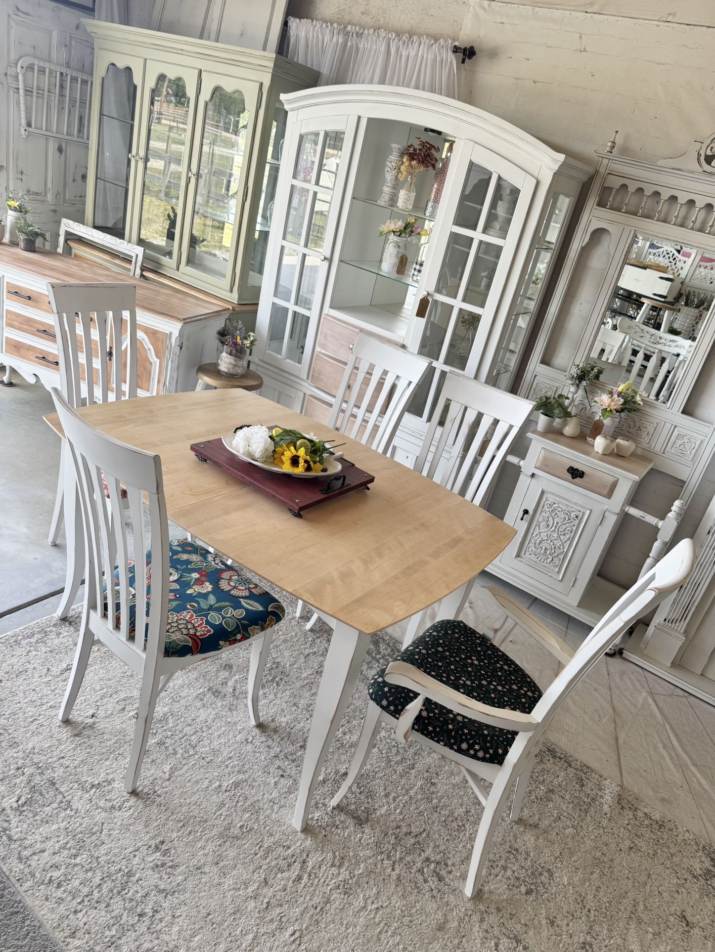 Kitchen Table + 5 Chairs