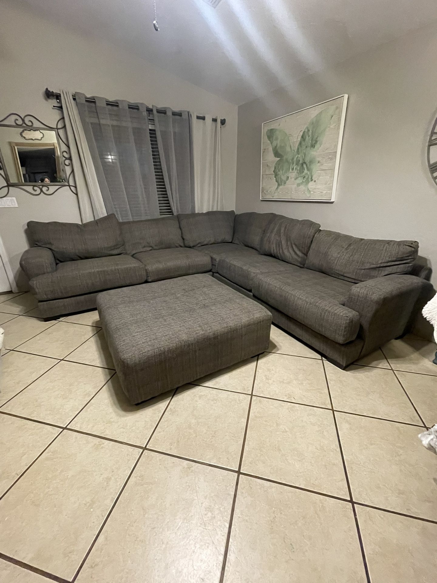 Sectional Couch With Ottoman