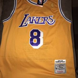 Lakers Kobe Bryant throwback jersey