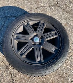 Land Rover/ Range Rover Wheel With Tire