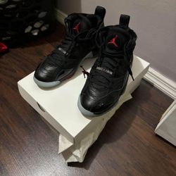 Got more than 10 pairs of shoes all Nikedunks, Lebron's,Jordans ECT... 80$ each pair !!  They are all size 8 or 81/2, They all got to go !!!! Hmu !