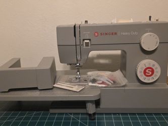 Singer Heavy Duty Sewing machine