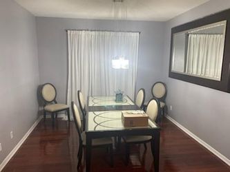 White and brown excellent condition 6 chair