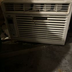 Air Conditioner, Aire Acondicionado 5000btu